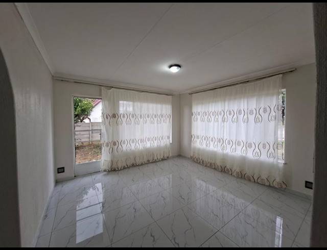 2 BEDROOM PROPERTY TO RENT IN BONAERO PARK
